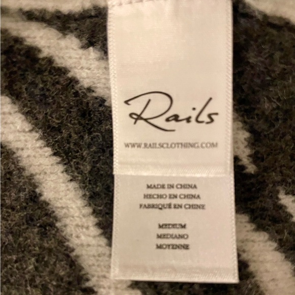 NWOT RAILS LANA ABSTRACT TIGER SWEATER - Picture 5 of 6